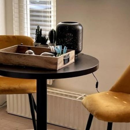 Gezellige Knusse Studio Met Bubbelbad Huizen Bagian luar foto