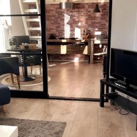 Gezellige Knusse Studio Met Bubbelbad Huizen Bagian luar foto