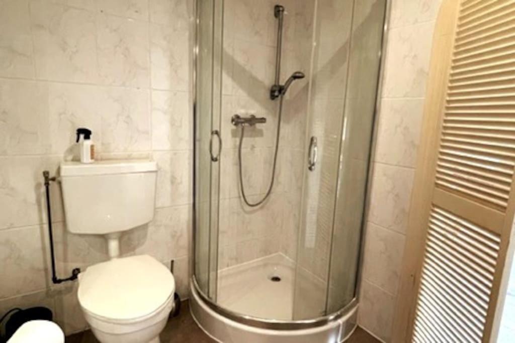 Gezellige Knusse Studio Met Bubbelbad Huizen Bagian luar foto