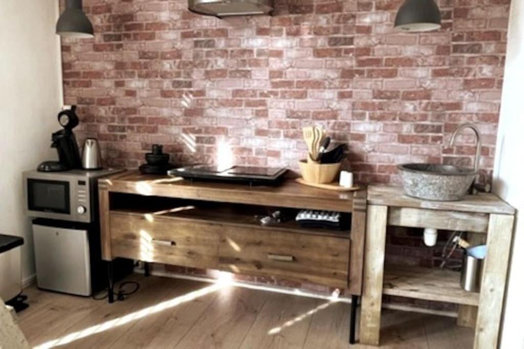 Gezellige Knusse Studio Met Bubbelbad Huizen Bagian luar foto