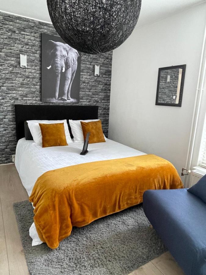 Gezellige Knusse Studio Met Bubbelbad Huizen Bagian luar foto