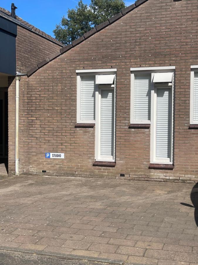 Gezellige Knusse Studio Met Bubbelbad Huizen Bagian luar foto
